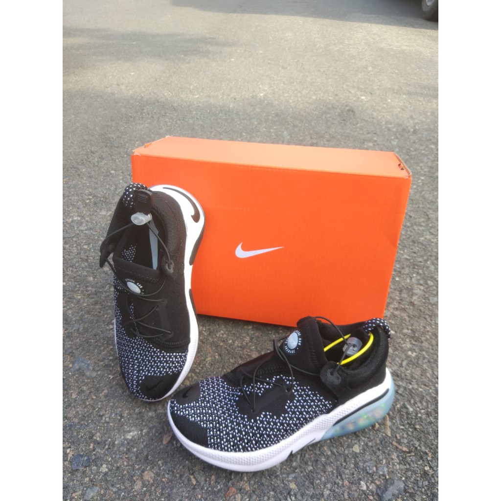 SEPATU KIDS NIKE JOYRIDE BLACK WHITE