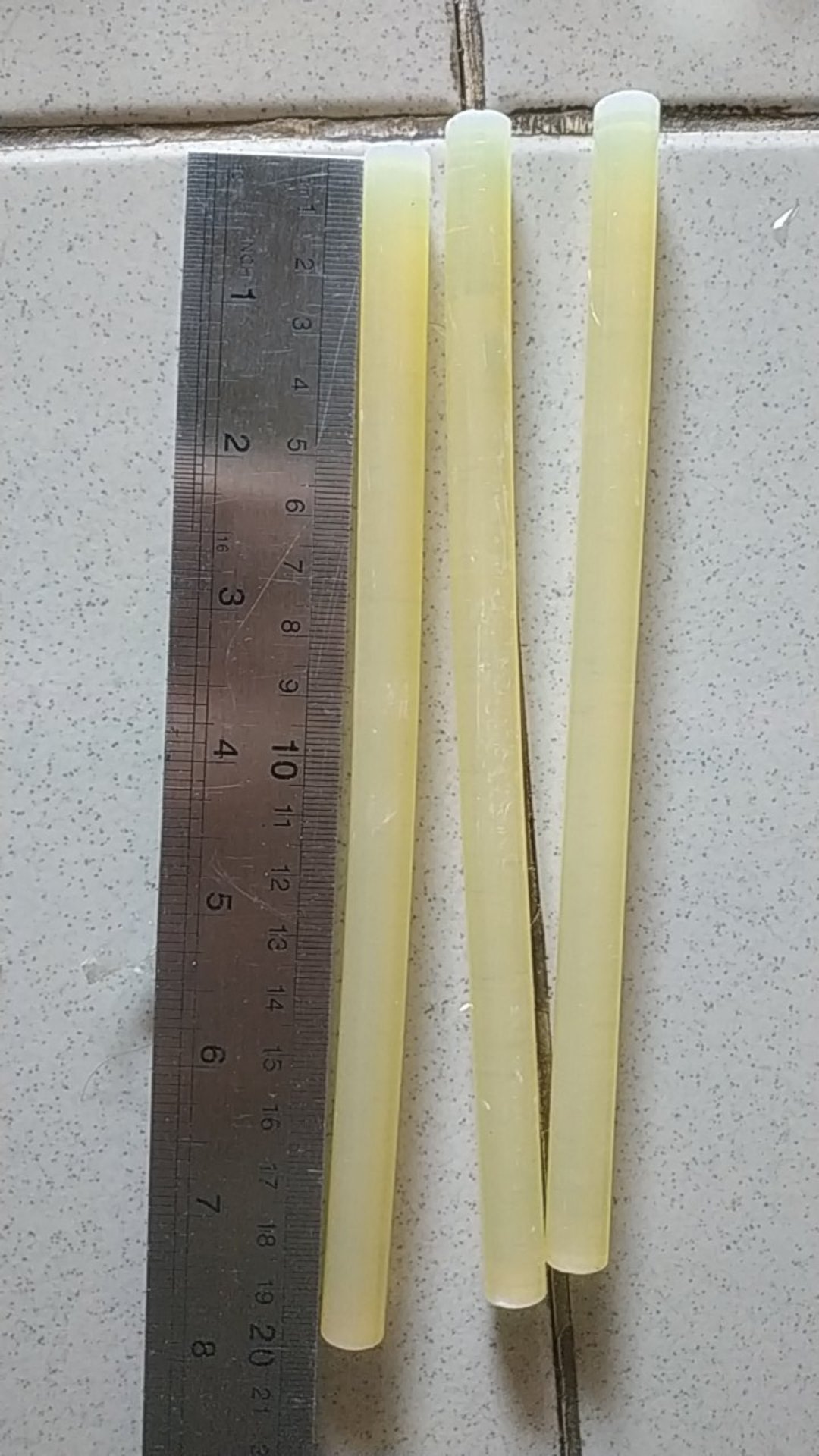 Isi Refill Lem Tembak Besar 10mm X 30cm