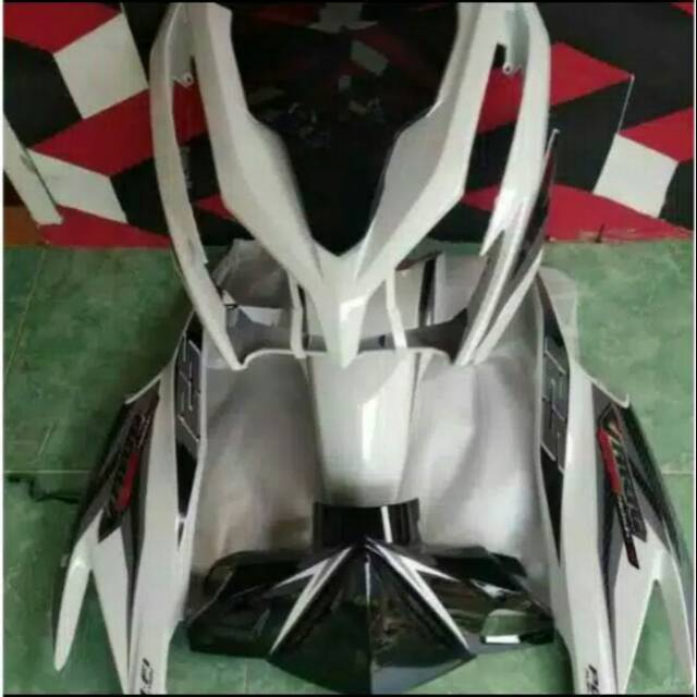 Full body alus honda vario 125 old warna Putih