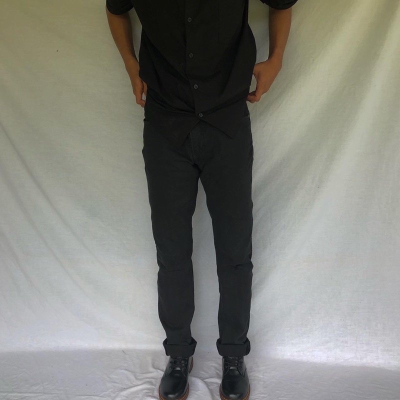 UNiQLO SLIM STRAIGHT JEANS BLACK