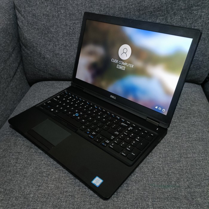 core i7 gen7/DUAL VGA/ 32GB RAM/SSD /DELL LATITUDE 5580/ LAPTOP DESIGN