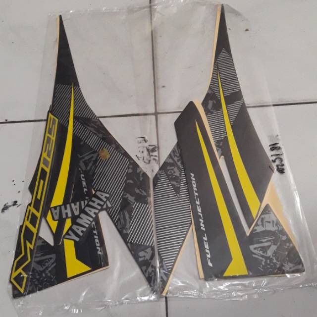 Striping/Sticker Motor Standar Yamaha Mio M3 125 Tahun 2018 Warna Body Hitam List Kuning