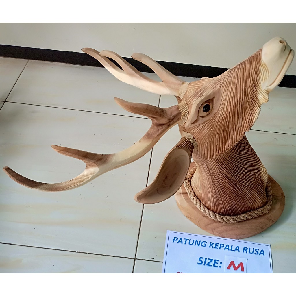 Patung kepala rusa M