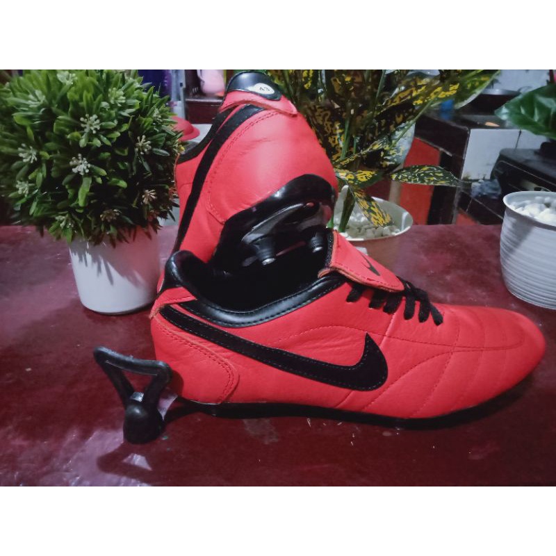 Sepatu Bola Full 6 Besi Kulit Asli
