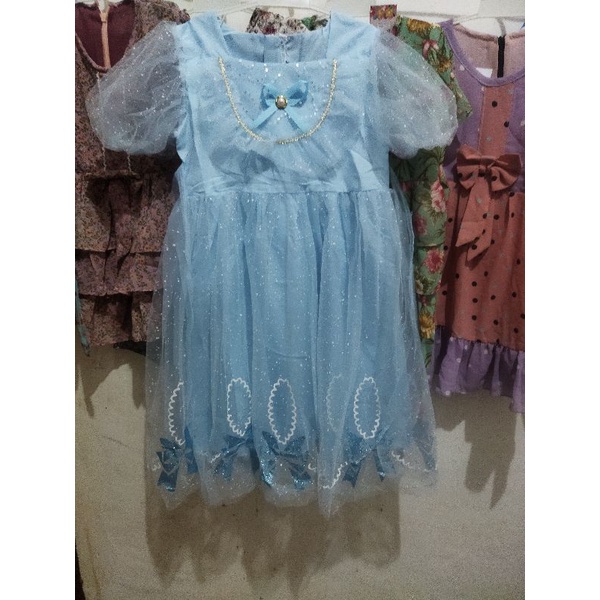 Dres pesta mewah