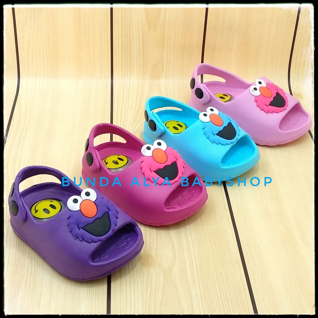 Sendal Anak Perempuan Usia 6 Bulan 1 2 Tahun Bunyi Toet Anti Licin - Sepatu Sandal Anak Motif Kartun Lucu