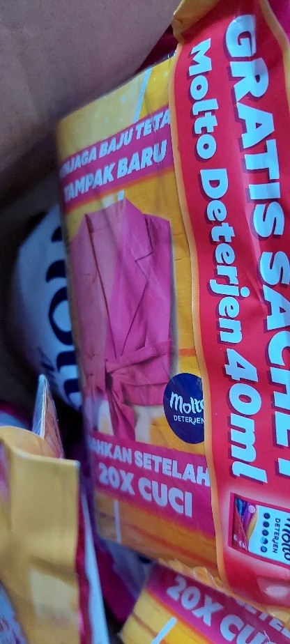 Molto All In One Pink 720ml Pewangi Pakaian