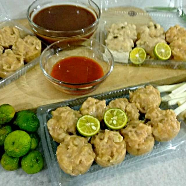 

Siomay Ayam Hits C'est La Bakery