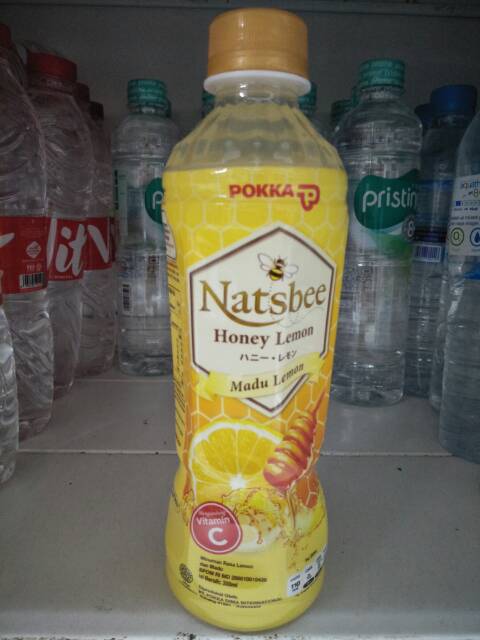 

Honey lemon water mengandung vitamin C