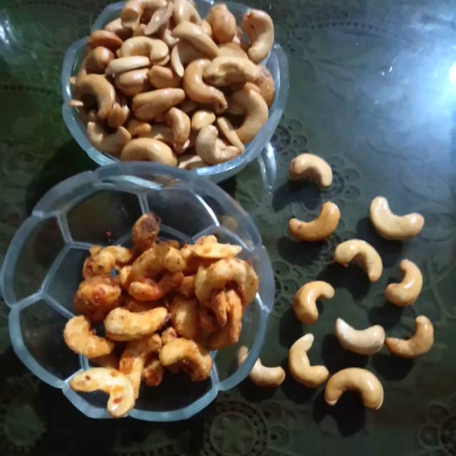 

kacang mente mateng 1kg atau 1000 gram. Original