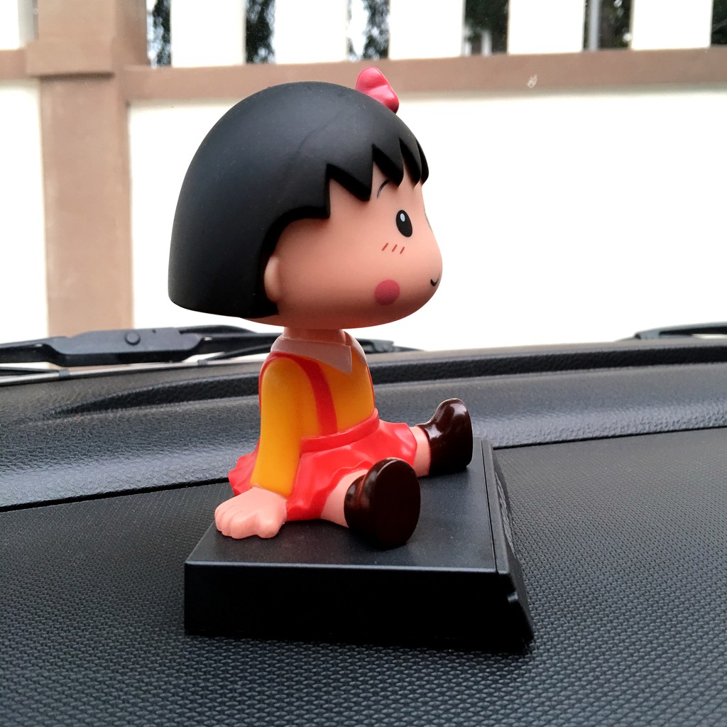 Boneka Figure Miniatur Pajangan Goyang Kepala Shake Head Mobil Chibi Maruko Chan