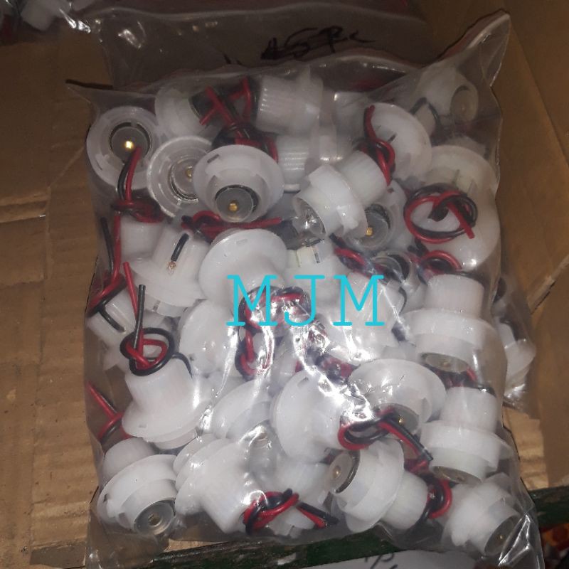 Fitting Lampu Kaki 1