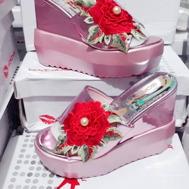 WEDGES SOFIYA IMPORT BUNGA MAWAR