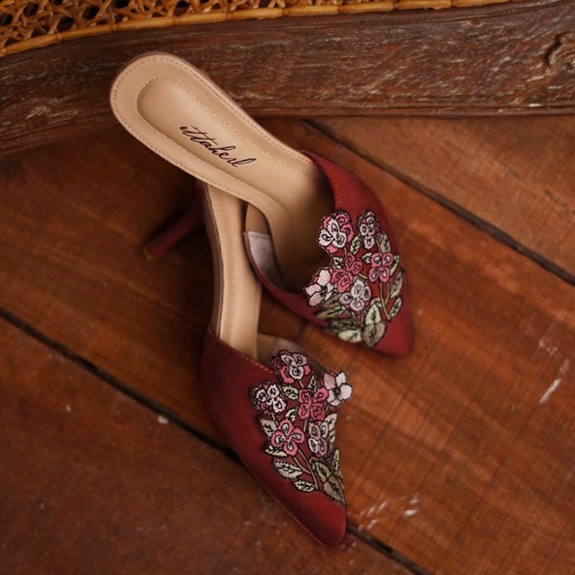 ITTAHERL SWEET POPOH MAROON HEELS SIZE 39