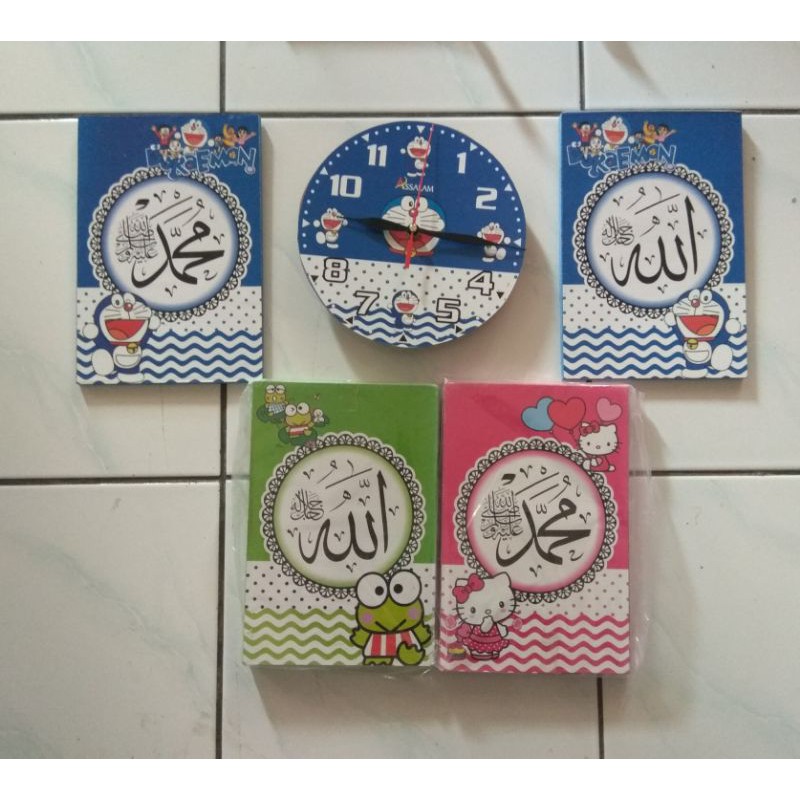 jam dinding karakter kaligrafi