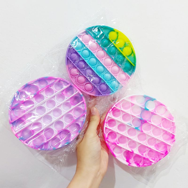 MAINAN POP IT FIDGET TOY MACARON RAINBOW-MACARON-BULAT