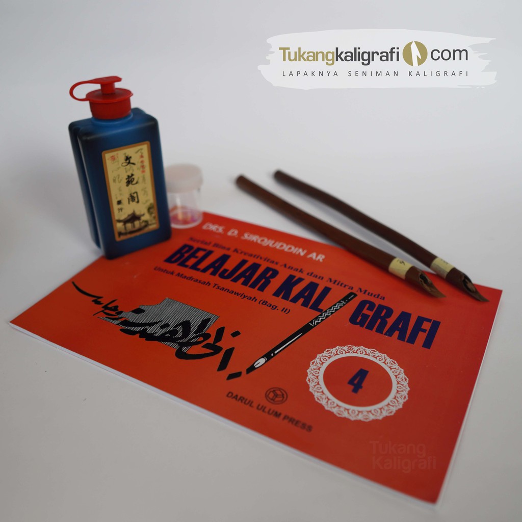 

Paket Buku Belajar Kaligrafi 4 + set alat tulis