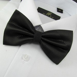 Dasi Kupu Kupu / Bowtie Elegance Motif Bintik Hitam