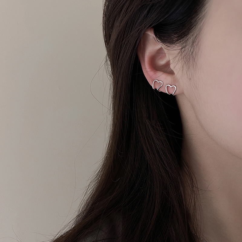 Anting Klip Bentuk C Geometris Hati Bahan Logam Warna Silver Gaya Korea Untuk Wanita