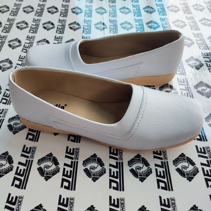 Sepatu wanita akper putih/Sepatu pantofel wanita perawat plat shoes