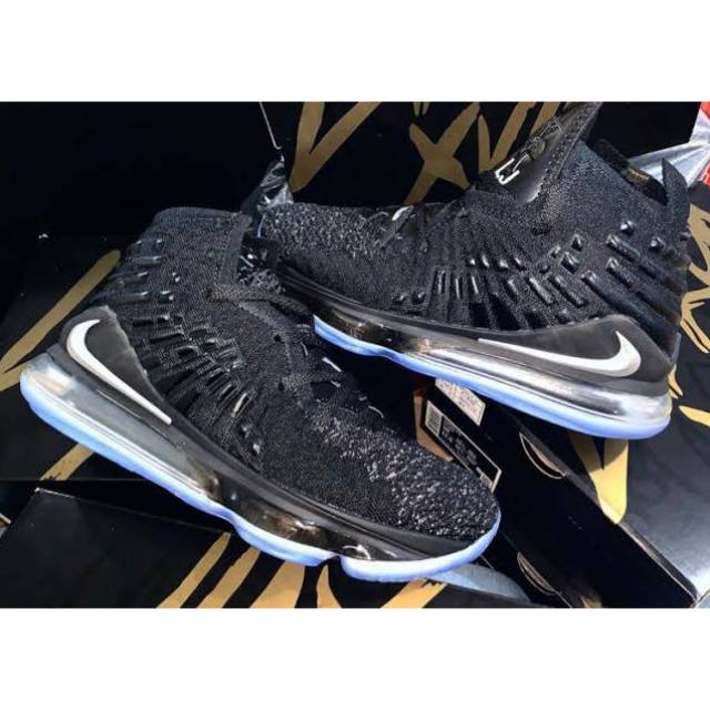 white nike lebron 17