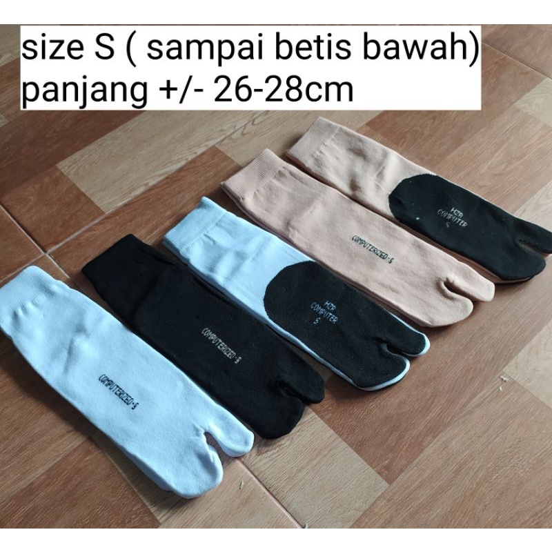 Kaos kaki jempol ukuran L panjang sampai bawah lutut