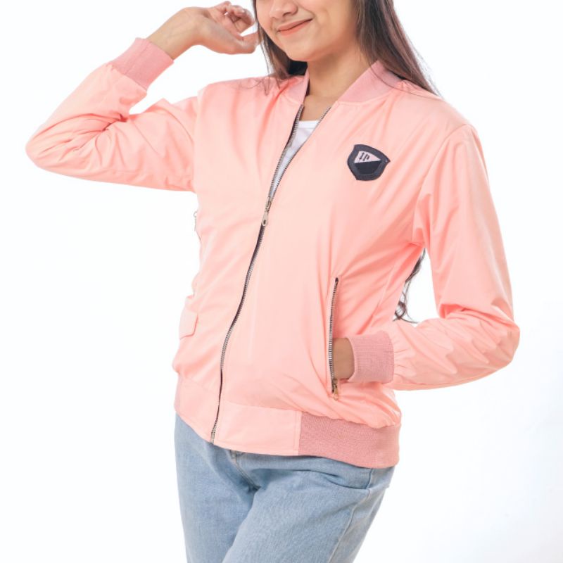 Jaket Wanita Quarters Jacket Parasut Wanita Premium