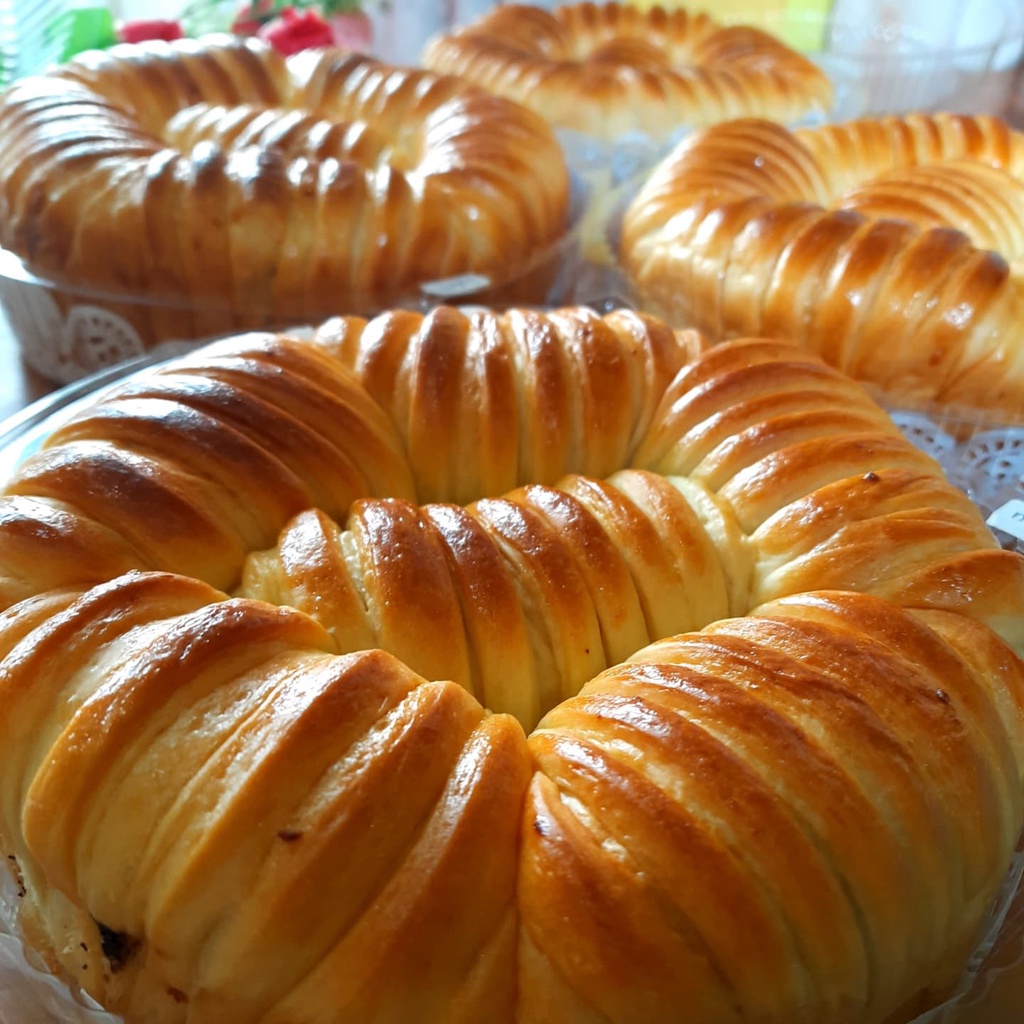 

Roti benang wol gulung (Wool roll bread) berbagai varian isian