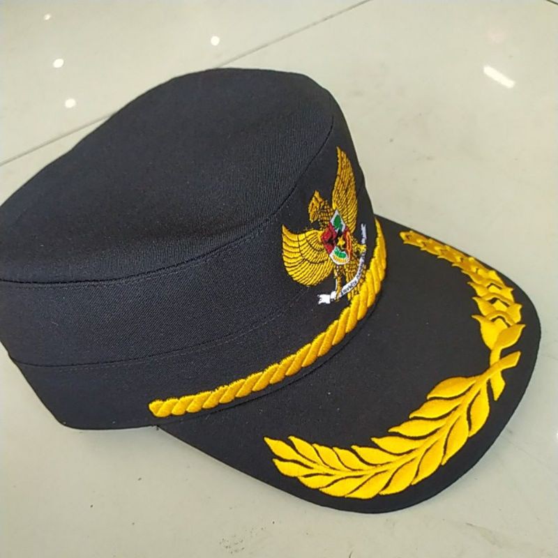 Topi komando hitam garuda