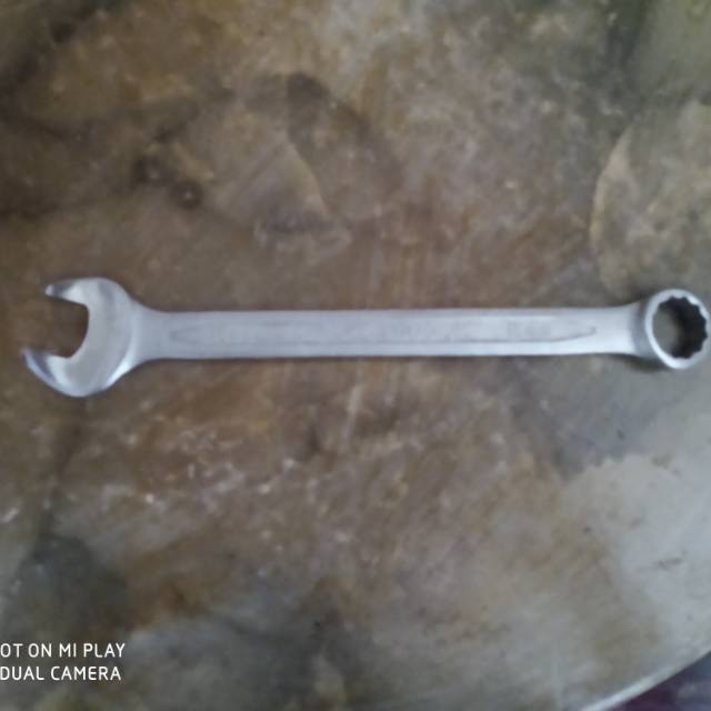 Kunci ring pas 18mm kwt