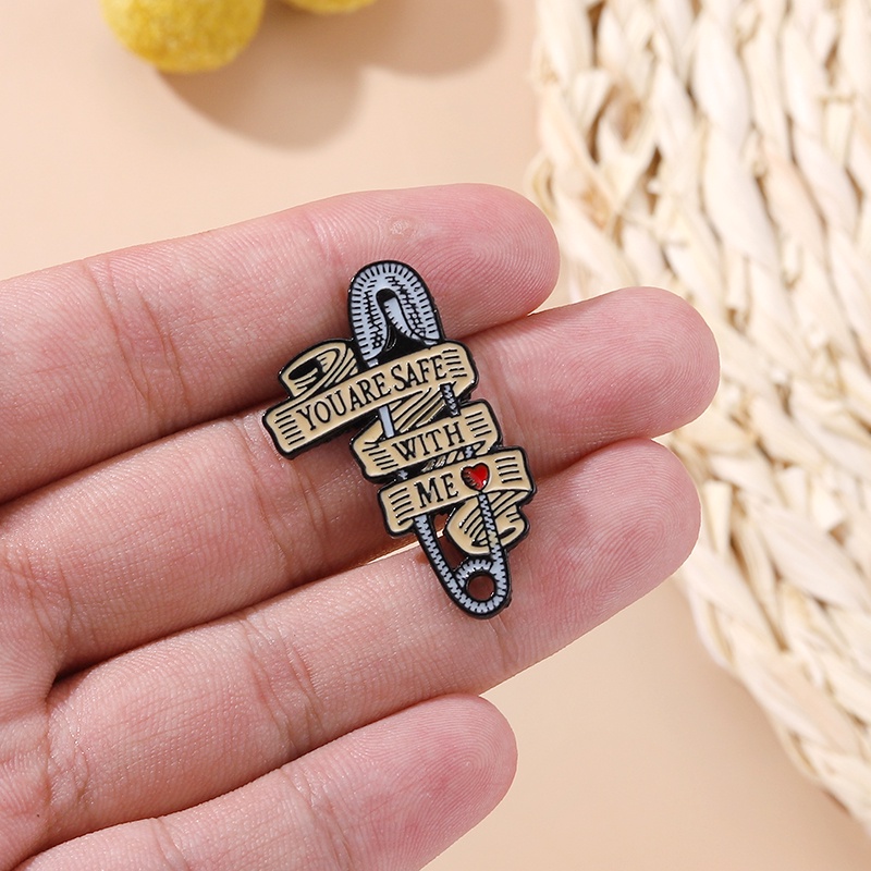Bros Pin Desain You 'Re Safe with Me Untuk Aksesoris Pakaian