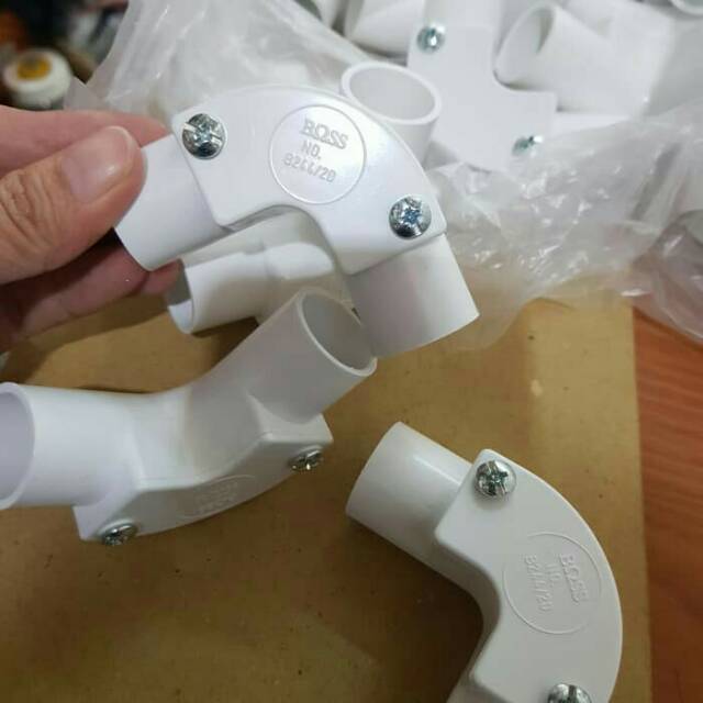 ELBOW PIPA PVC 20mm MERK BOSS knee L
