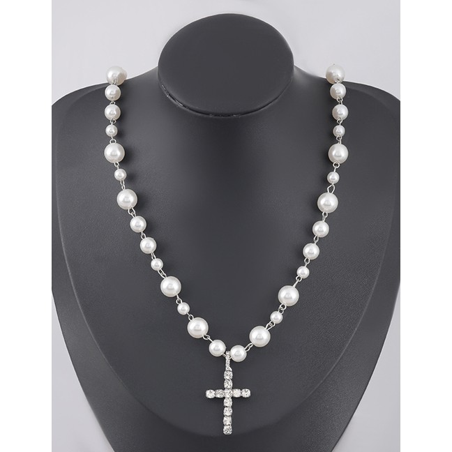 LRC Kalung Fashion Cross Cross Diamond Acrylic Pearl P75684