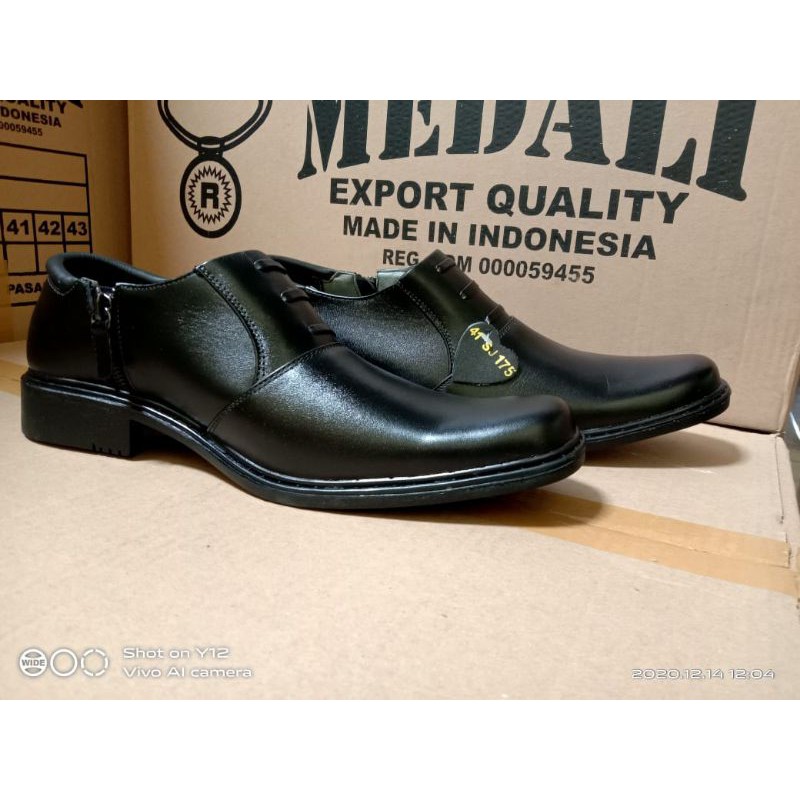 SEPATU PRIA KULIT ASLI MEDALI SEPATU PANTOFEL PRIA SEPATU KERJA DINAS KANTOR SEPATU KULITNYA