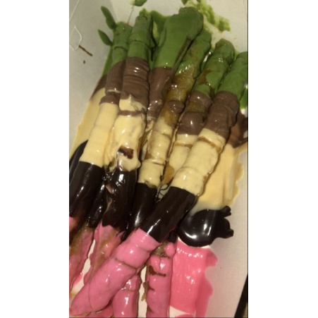 

BANANA ROLL FROZEN + TOPING