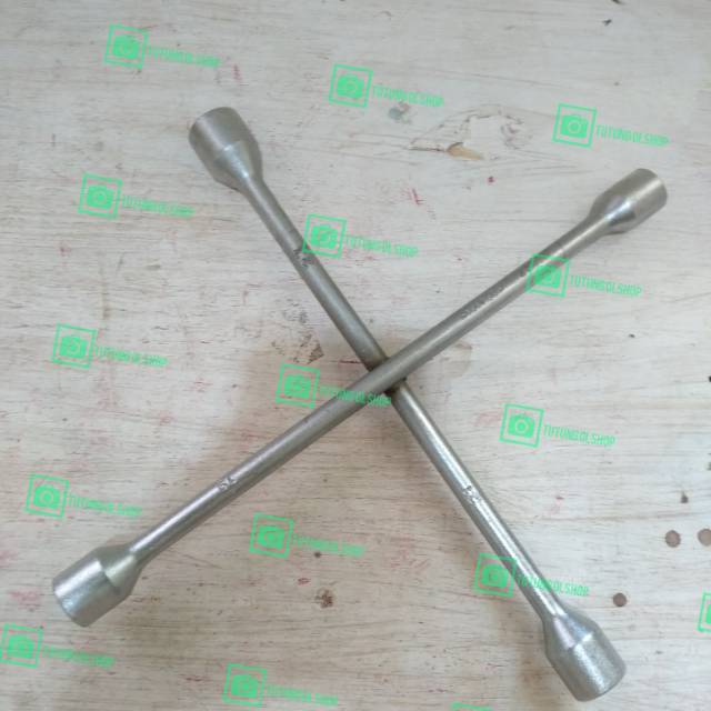 Kunci roda palang