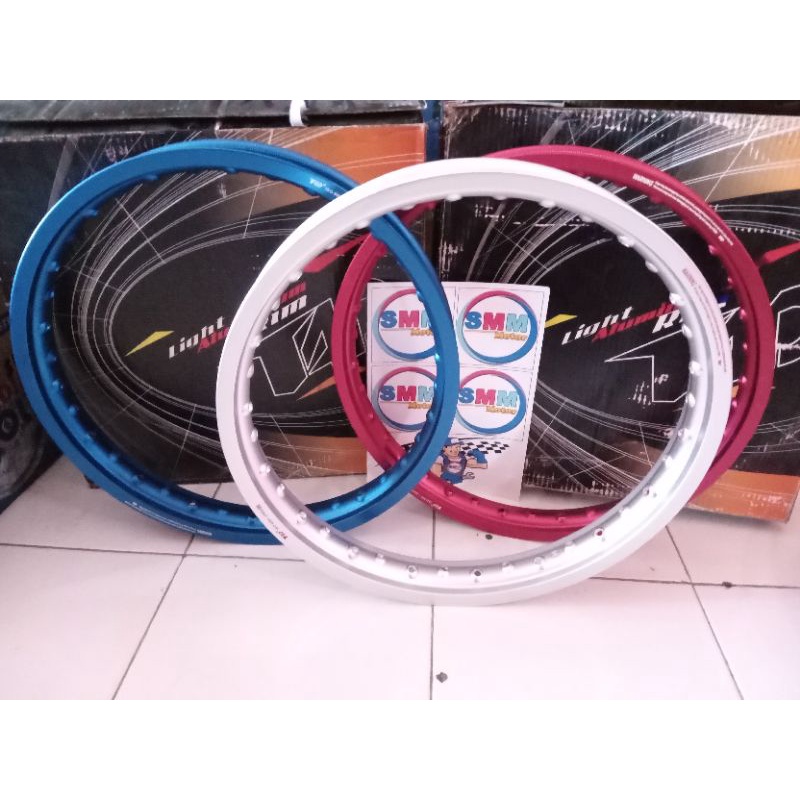 VELG TAD WM SET 140 160 RING 17 GOLD BLACK SILVER BLUE RED