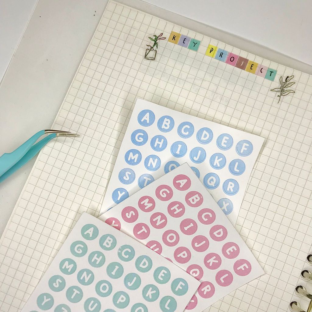 

Stiker alphabet dot/ stiker huruf bulat untuk dekorasi jurnal dan buku