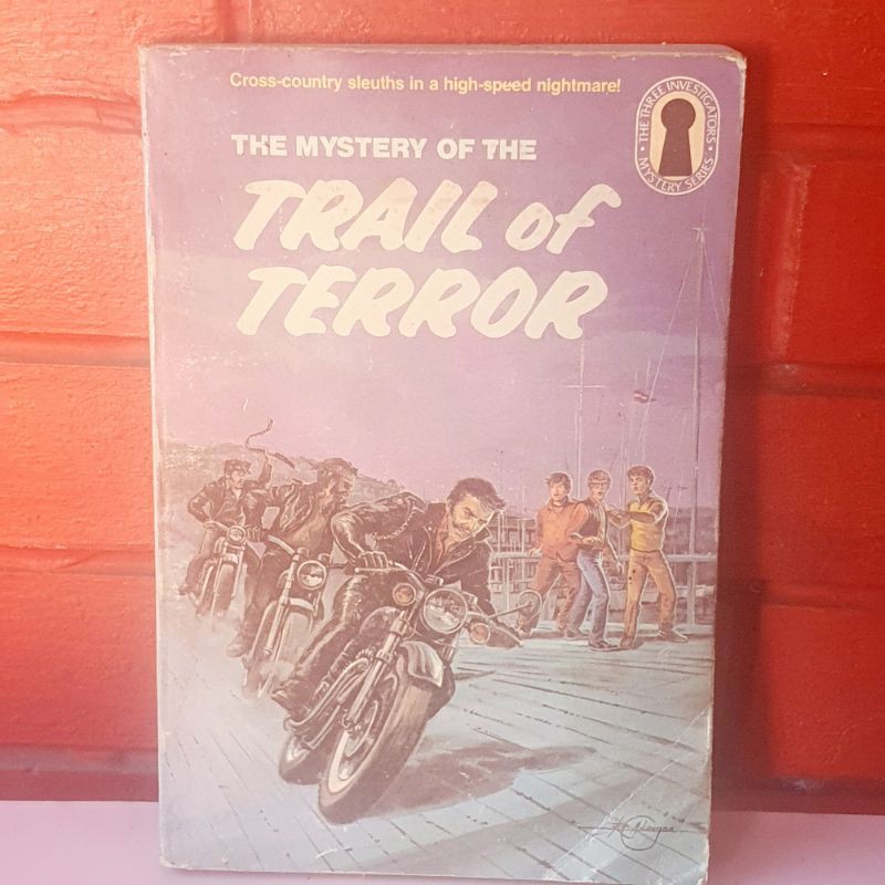 Novel Trio Detektif English