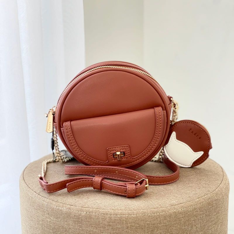 TAS SLINGBAG BULAT WANITA BRANDED P*DRO