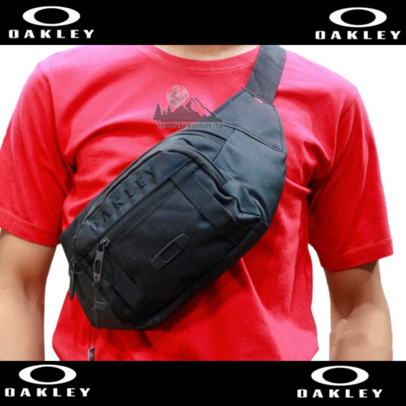 Tas Pinggang waistbag Oakley full black edition / tas Slempang Oakley / waistbag Oakley pria / tas distro/ Tas surfing