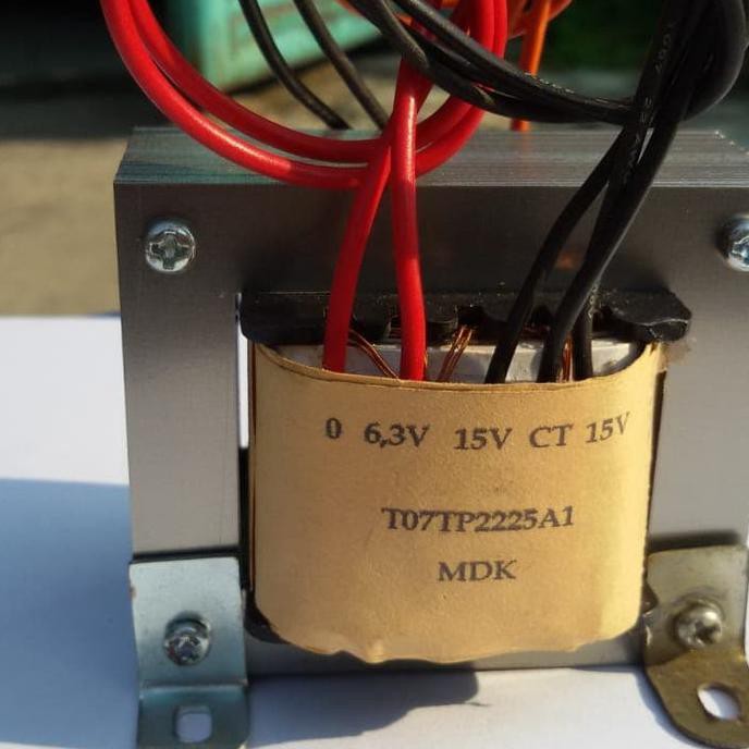 Trafo Khusus 0 - 220 , 1* 0 - 6,3V 1A, 2* 15V CT 15 500MA Pakai Kabel RTRAVO2 dijamin