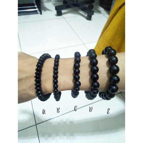 Gelang batu karet