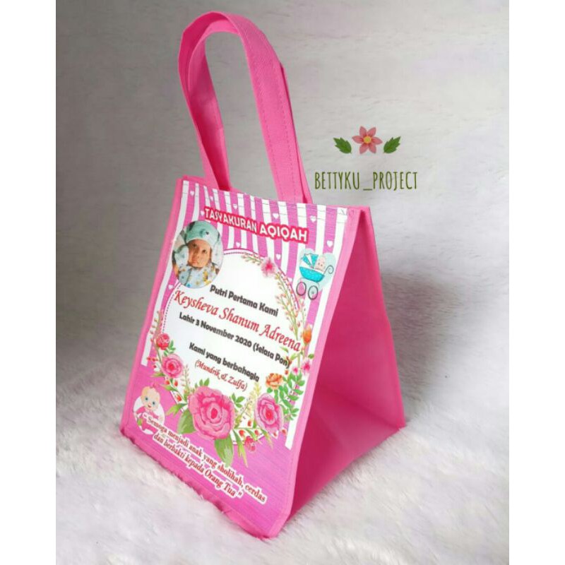 

TAS HAJATAN, TAS AQIQAH, TAS BERKATAN, TAS SOUVENIR, UKURAN BESAR, TAS BOX NASI, GOODIEBAG