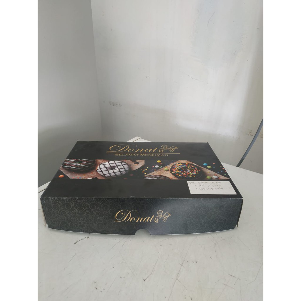 

Dus Donat Box Donat Laminasi ukuran 27x18.5x6