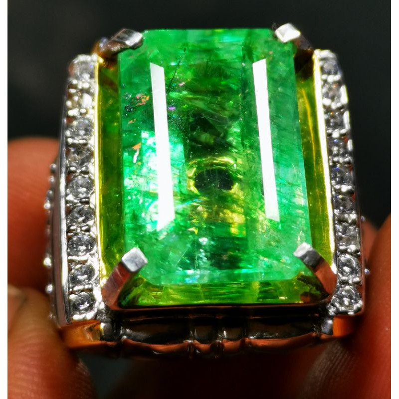 Batu permata natural zamrud colombia minor