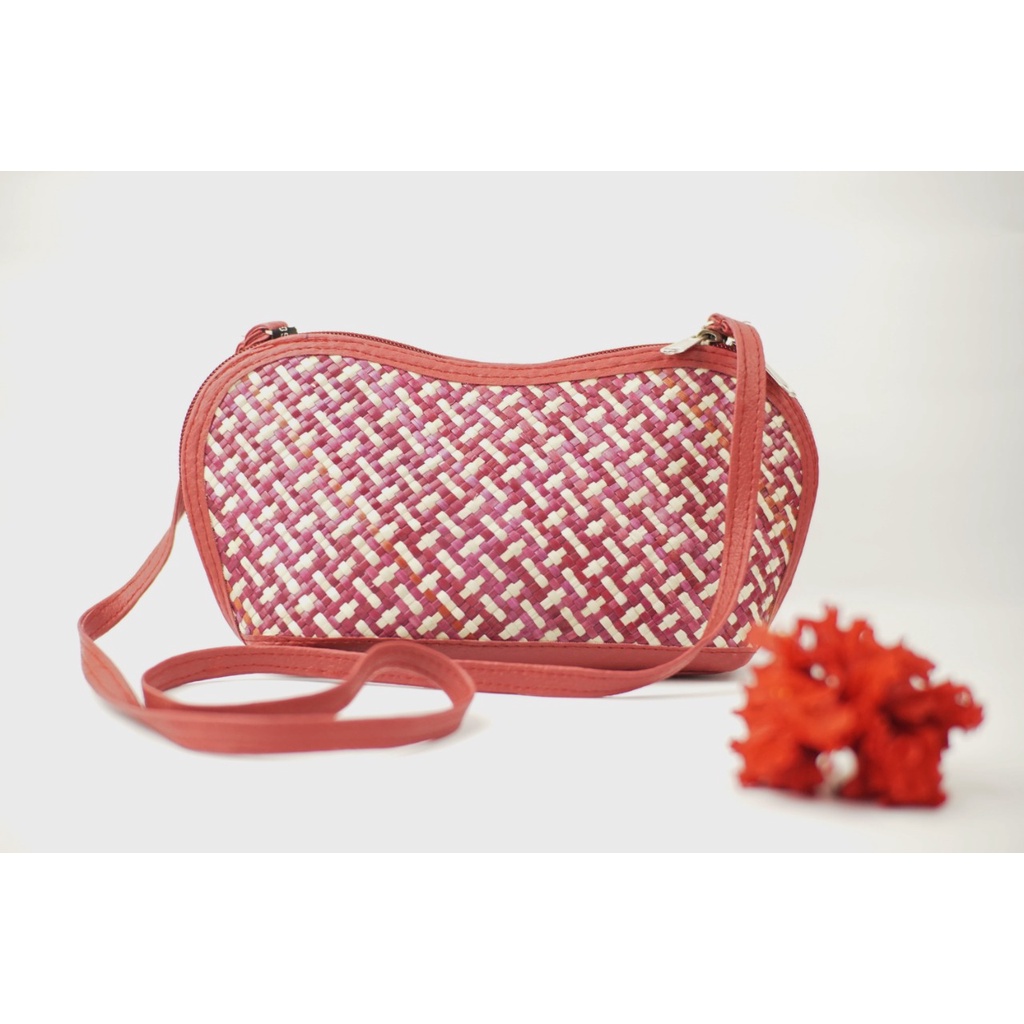 Tas Selempang Anyaman