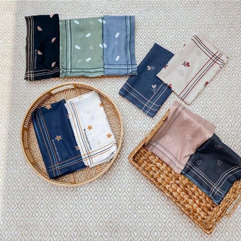 Ceria scarf vanilla hijab preloved