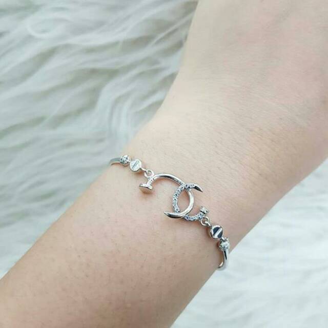 Gelang emas putih motif paku sangkut