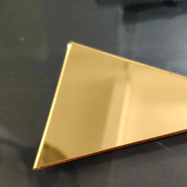 

Akrilik gold mirror 2mm ukuran 30cm x 30cm